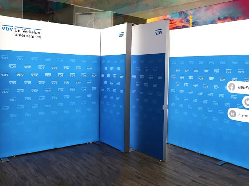BIG LEDUP DOOR